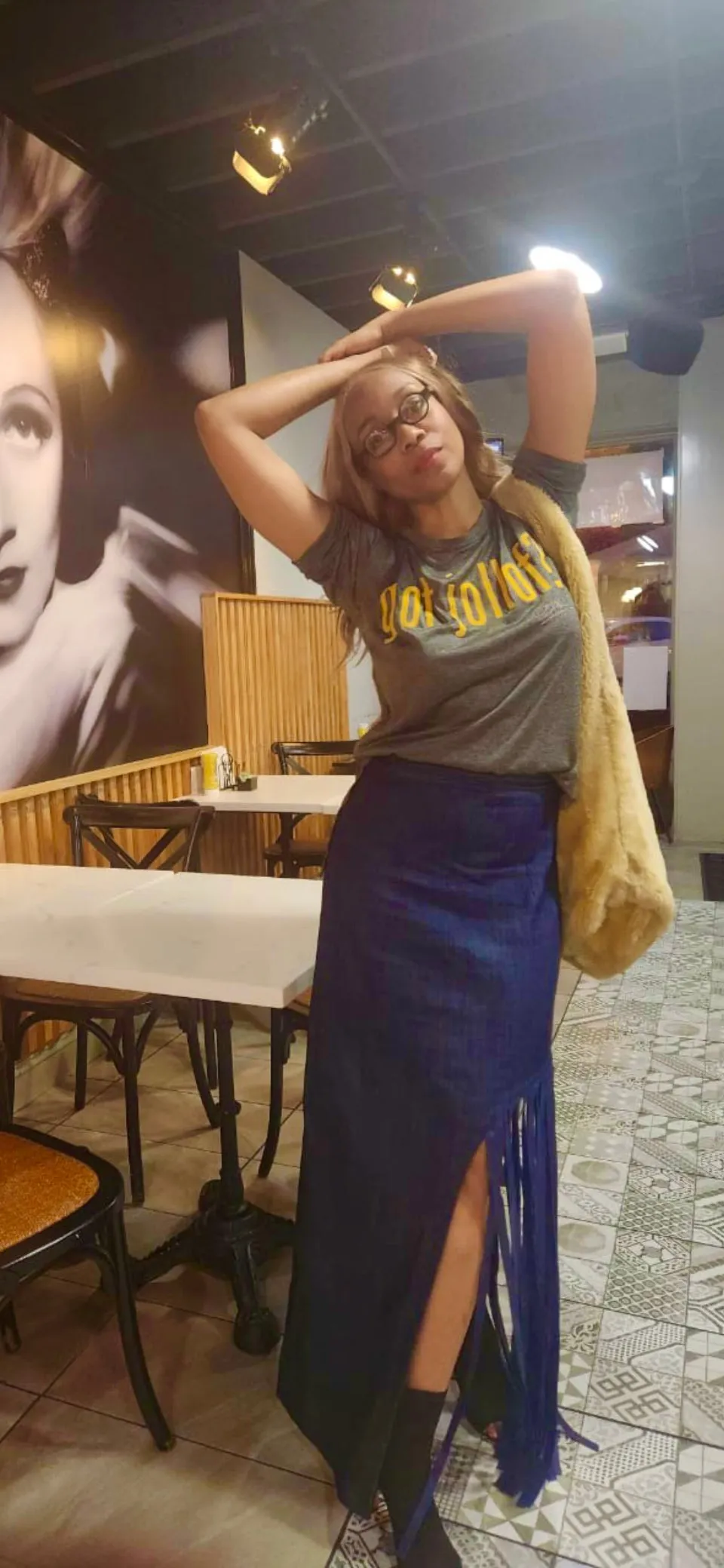Female GOT JOLLOF TEE,NO BORDER.