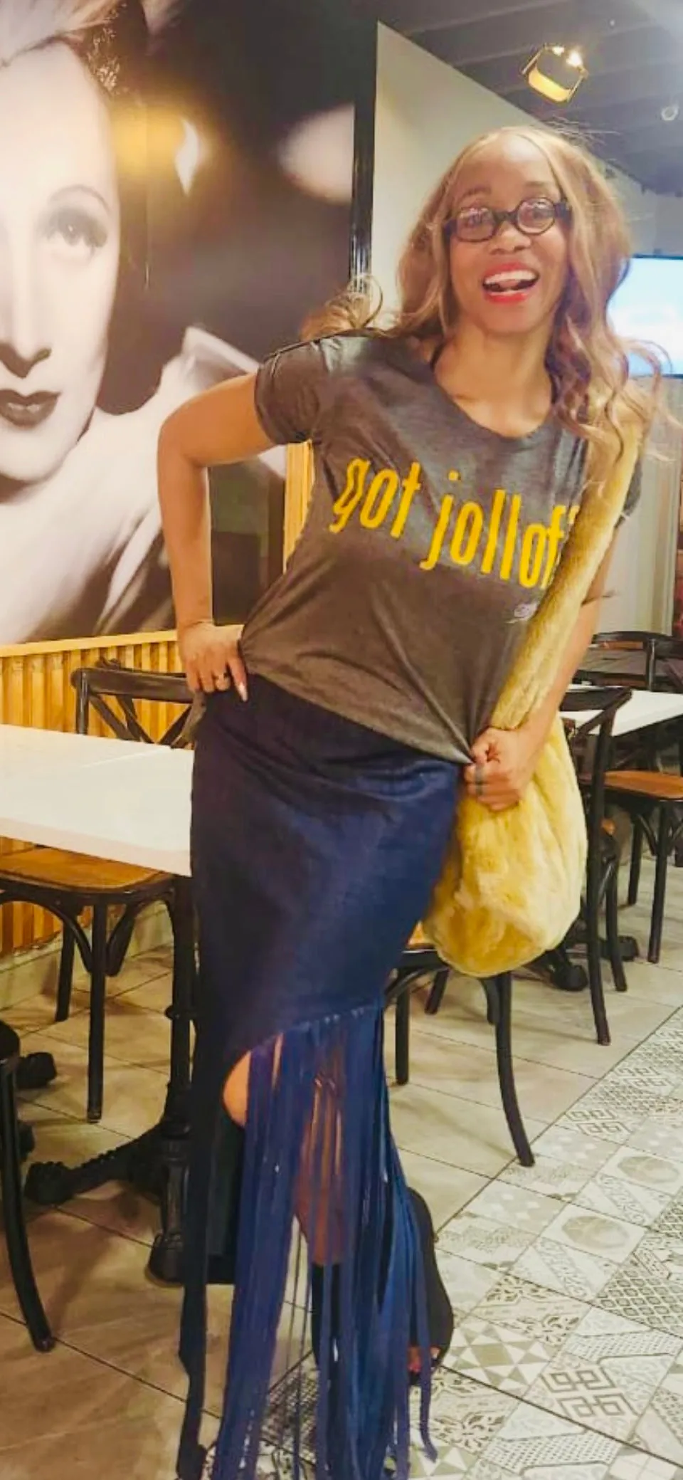 Female GOT JOLLOF TEE,NO BORDER.