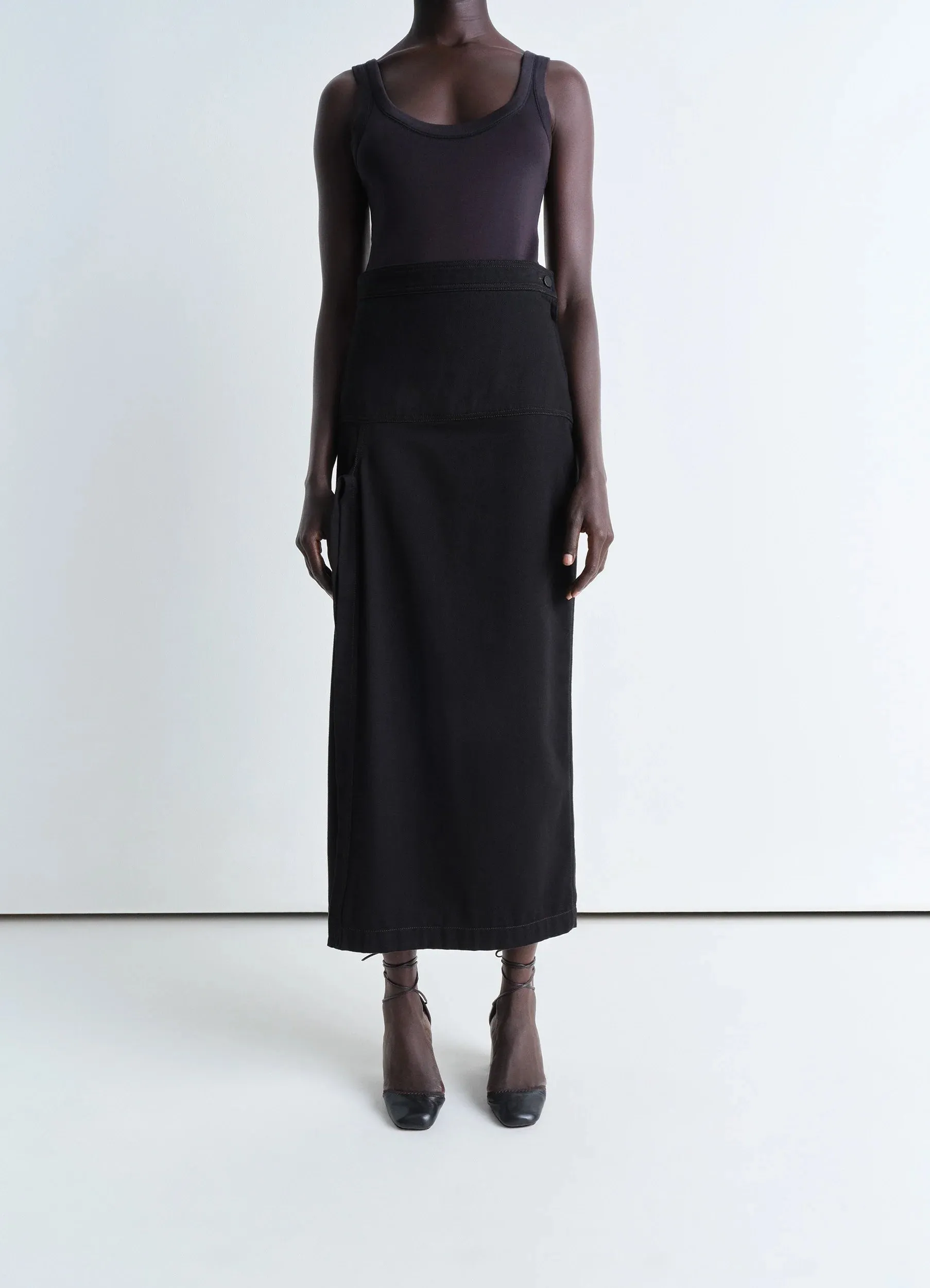 SKIRT WITH SLIT
