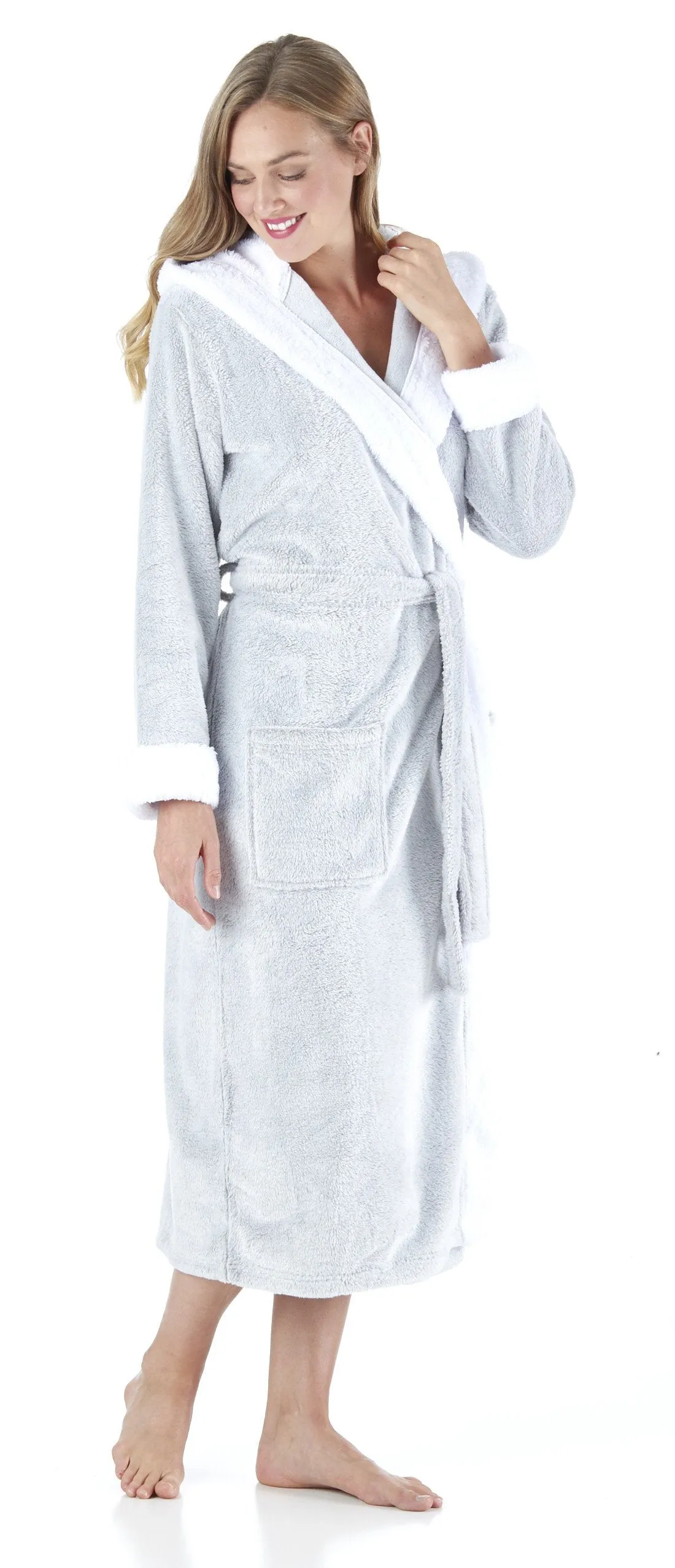 Sleepyheads Women’s Fleece Long Sleeve Robe Sherpa-Lined Hooded Bathrobe