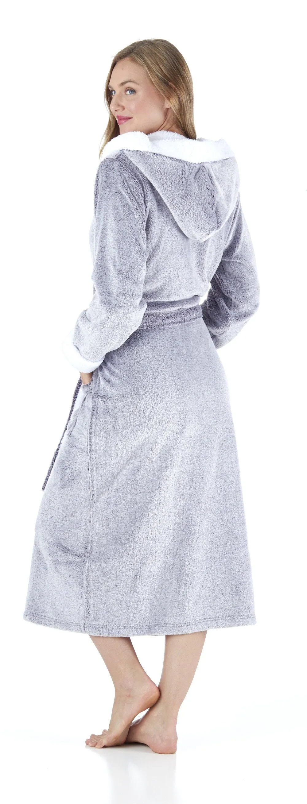 Sleepyheads Women’s Fleece Long Sleeve Robe Sherpa-Lined Hooded Bathrobe