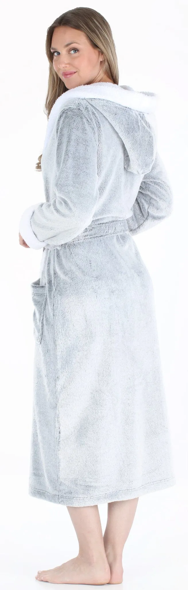Sleepyheads Women’s Fleece Long Sleeve Robe Sherpa-Lined Hooded Bathrobe