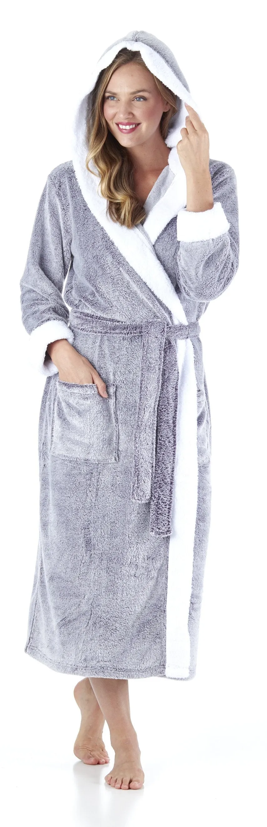 Sleepyheads Women’s Fleece Long Sleeve Robe Sherpa-Lined Hooded Bathrobe