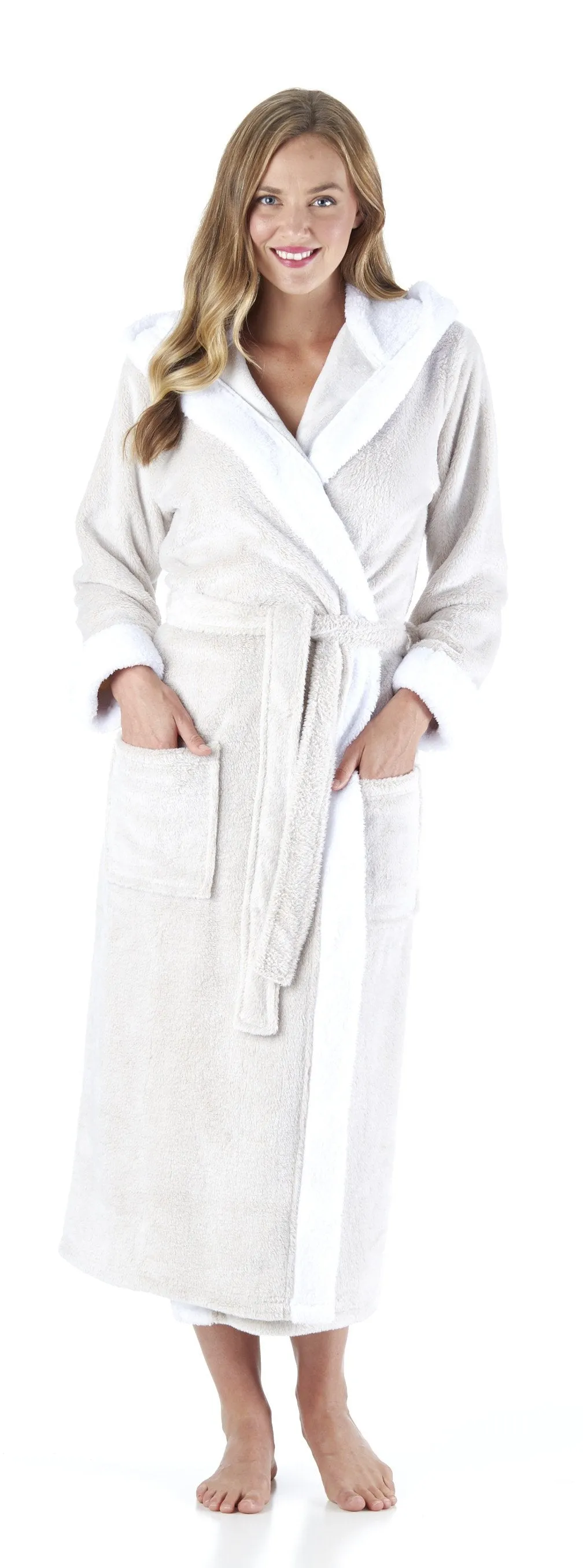 Sleepyheads Women’s Fleece Long Sleeve Robe Sherpa-Lined Hooded Bathrobe