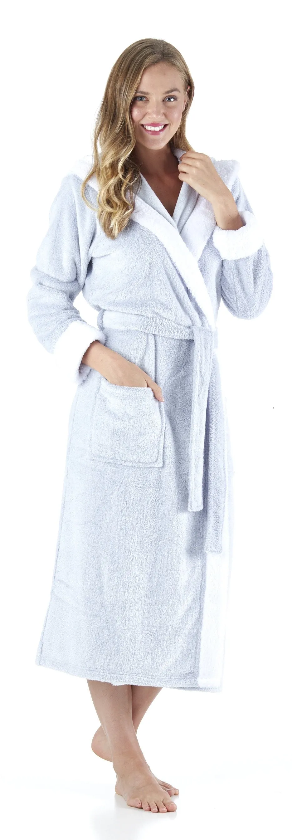 Sleepyheads Women’s Fleece Long Sleeve Robe Sherpa-Lined Hooded Bathrobe