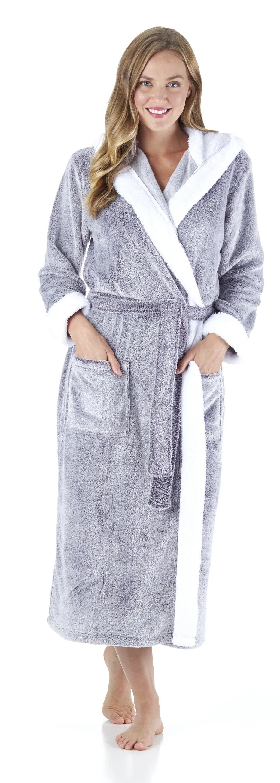 Sleepyheads Women’s Fleece Long Sleeve Robe Sherpa-Lined Hooded Bathrobe