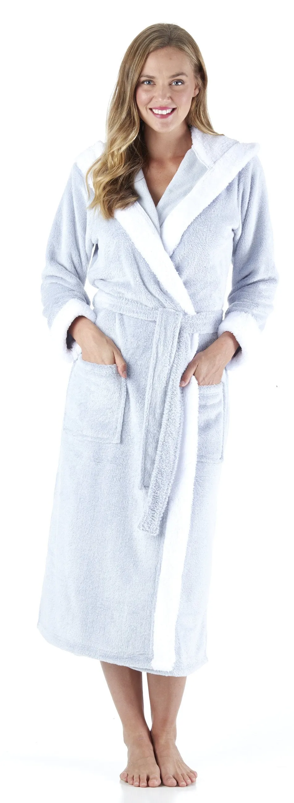 Sleepyheads Women’s Fleece Long Sleeve Robe Sherpa-Lined Hooded Bathrobe