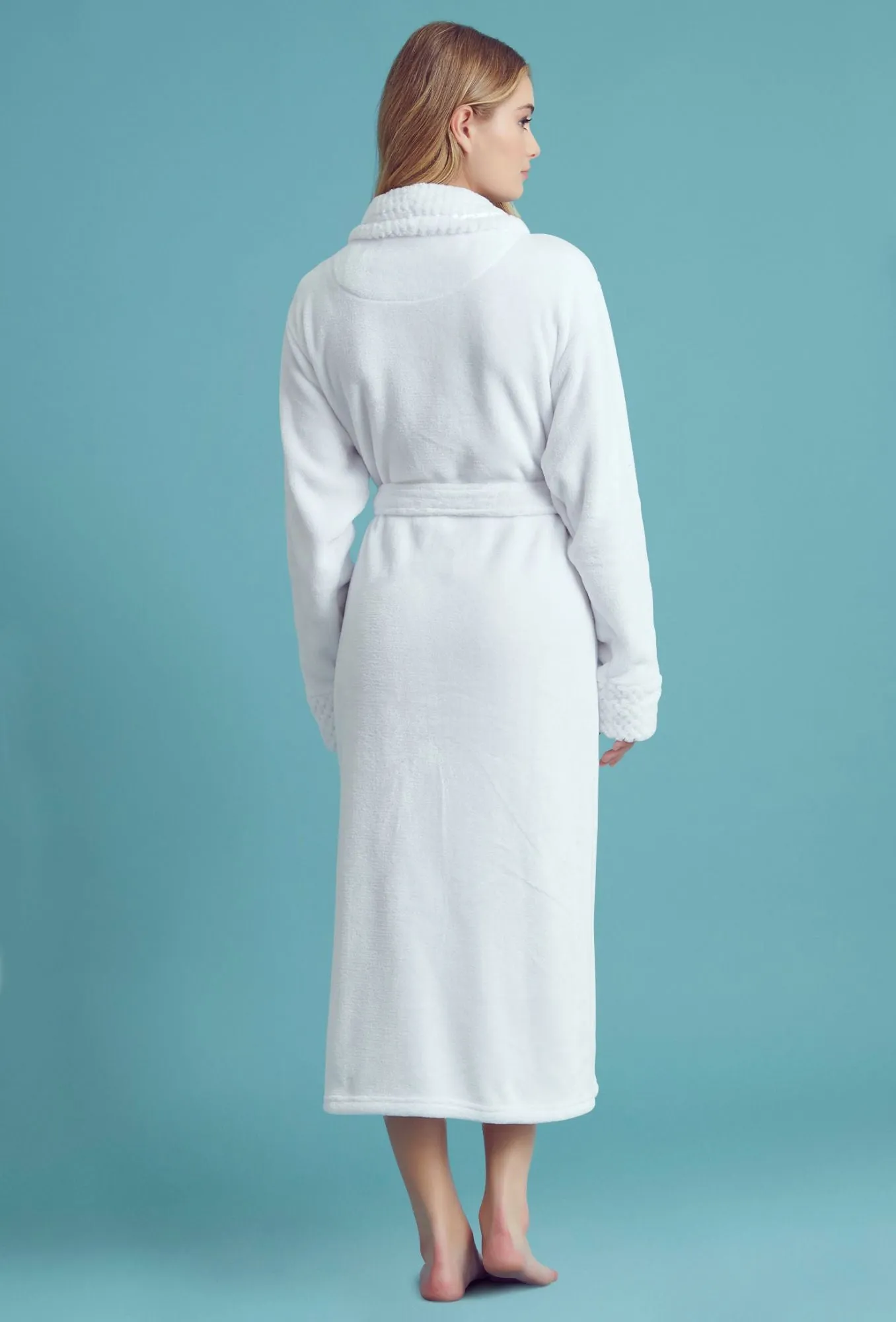 Women’s Comfortable Fleece Bathrobe – Plush Soft Robe for Women